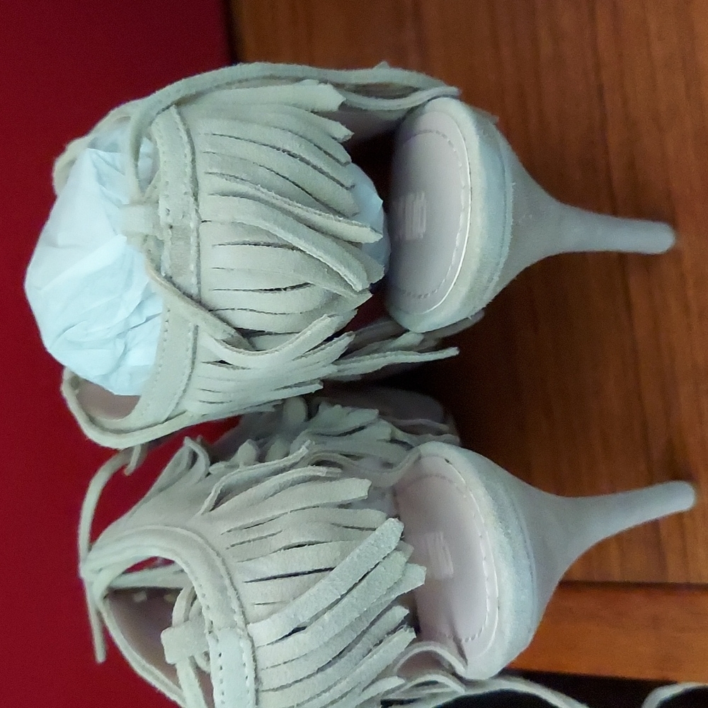 Colin Stuart heels - Picture 5 of 7